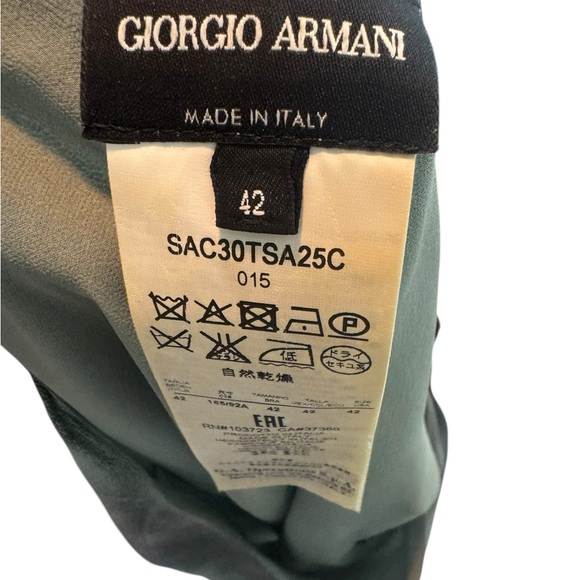 Giorgio Armani Main Line Green Sleeveless 100% Silk Top, Size 6 - Picture 3 of 4